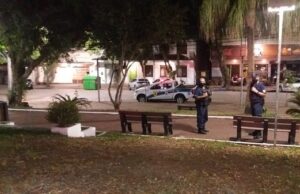 Força-tarefa coíbe aglomerações na Praça da Bandeira