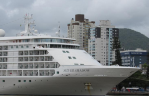 Governo impede entrada de estrangeiros no país por terra e água