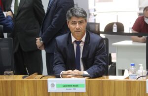 Luizinho requer que Município realize cadastro de idosos acamados para receberem vacina da Covid-19