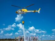 Empresa testa helicóptero que faz chover em aglomerações no Carnaval e vai dar cerveja pra quem ficar em casa