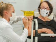 Quase 400 mil doses de vacinas contra a Covid-19 foram aplicadas em um mês no RS