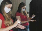 Julia Heck foi surpreendida ao testar positivo duas vezes para o vírus