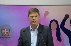 Henrique e Trevisan pedem a inclusão de profissionais da Educação no grupo prioritário de vacinação