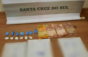 Mulher é presa por tráfico de drogas no Bairro Várzea