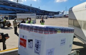 Estado distribui doses para fechar grupo de idosos e começar a vacinar pessoas com comorbidades