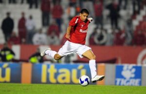 Inter anuncia contratação de Taison