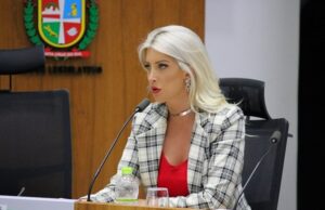 Nicole Weber sugere distribuição gratuita de absorventes nas escolas municipais