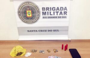 Mulher é presa por tráfico de drogas no Bairro Santa Vitória