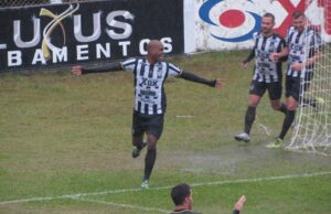 Santa Cruz garante classificação com goleada