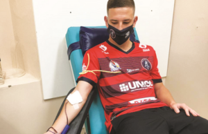 Santa Cruz Futsal realiza doação de sangue