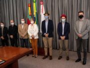 Prefeita Helena Hermany dá as boas-vindas aos diretores da Sacyr no Palacinho