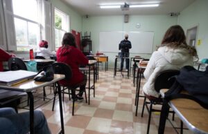 Santa Cruz pretende vacinar todos professores e trabalhadores da Educação até quarta-feira