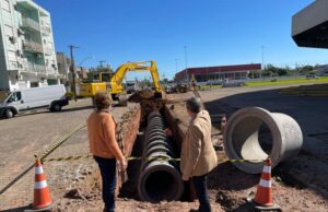 Prefeita e vice acompanham obras do entorno da Rodoviária de Santa Cruz