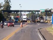 Como deve funcionar o sistema eletrônico de livre passagem em pedágios