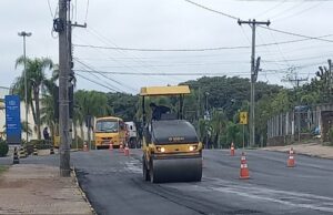 Prefeitura faz reparos na Avenida Euclydes Kliemann
