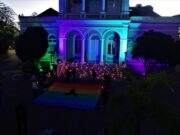 FOTOS: Palacinho é iluminado nas cores LGBTQIA+