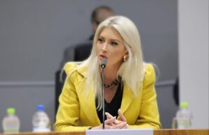 Vereadora Nicole Weber se envolve em acidente