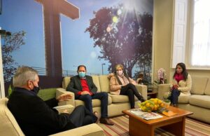 Prefeito de São Sebastião do Caí conhece projeto-piloto para coleta de lixo reciclável