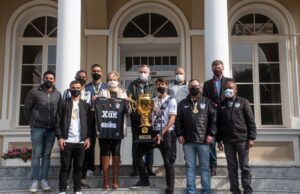 Helena Hermany entrega chave da cidade aos campeões gaúchos da Série B