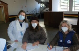 Esforço e dedicação dos profissionais para vacinar a população