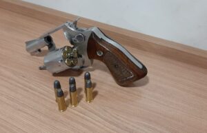 BM prende jovem por porte ilegal de arma de fogo