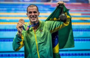 Bruno Fratus conquista a medalha de bronze nos 50m livre nos Jogos Olímpicos