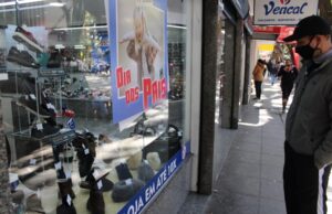 Lojistas estão animados com a retomada do comércio, diz CDL Santa Cruz