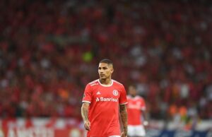 Internacional rescinde contrato com o atacante Paolo Guerrero