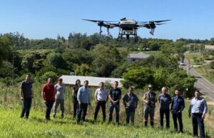 Irmãos Aretz investem no primeiro drone pulverizador da região