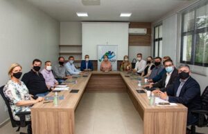 Helena Hermany participa de reunião com o presidente da Corsan