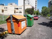 Projeto Recicla Santa Cruz instala mais quatro contêineres laranjas