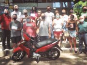 Contemplados da CDL Presente Com Você extravasam alegria