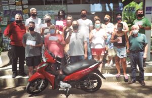 Contemplados da CDL Presente Com Você extravasam alegria