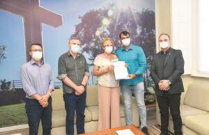 Helena apresenta dois novos integrantes do seu primeiro escalão