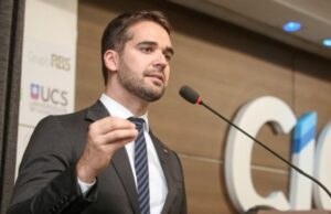Governador Eduardo Leite desiste do cargo, mas permanecerá no PSDB