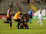 Técnico Medina balança no Inter após saída da Copa do Brasil
