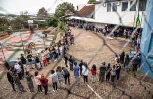Abraço comemorativo celebra 60 anos da Duque de Caxias
