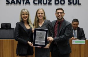 Atleta Jaqueline Beatriz Weber ganha o título de Cidadã Santa-Cruzense