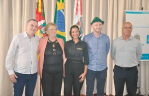 Roberta Pereira e Ricardo Bartz lideram a festa