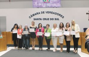Câmara de Vereadores: ex-vereadoras recebem homenagem da Casa