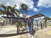 Na bancada ou em cima do palco