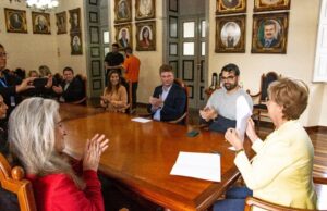 Prefeita sanciona lei que institui o Programa Família Acolhedora