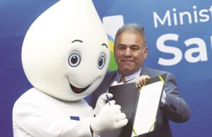 Covid-19: Ministro oficializa fim de emergência