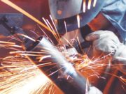 Produção industrial tem alta de 0,3% em março, diz IBGE