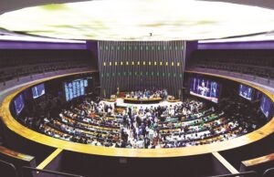 Câmara aprova piso salarial para enfermeiros