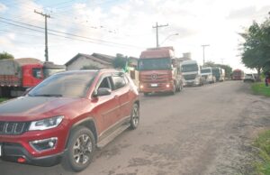 Motoristas pedem bênção por um trânsito mais seguro