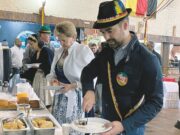 Eleições 2022: Eduardo Leite visita a Oktoberfest