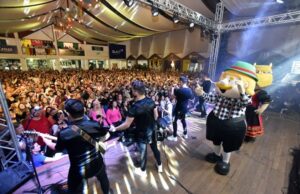 Em 10 dias, 37ª Oktoberfest recebe mais de 265 mil visitantes
