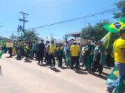Manifestação em frente ao 7º BIB pede intervenção militar no País