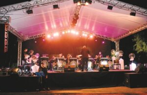 CDL Santa Cruz proporciona show gratuito